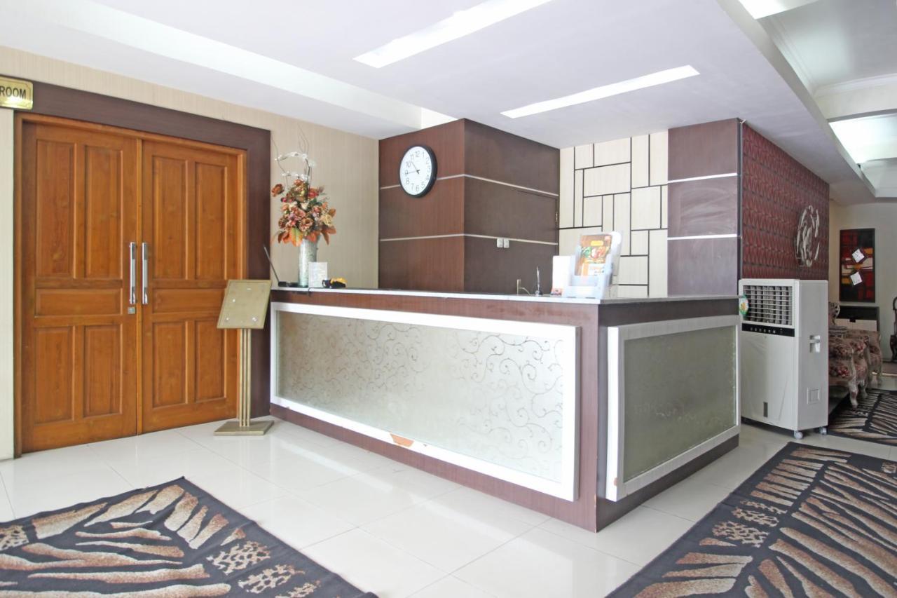 Reddoorz Plus Near Keraton Solo Exterior photo